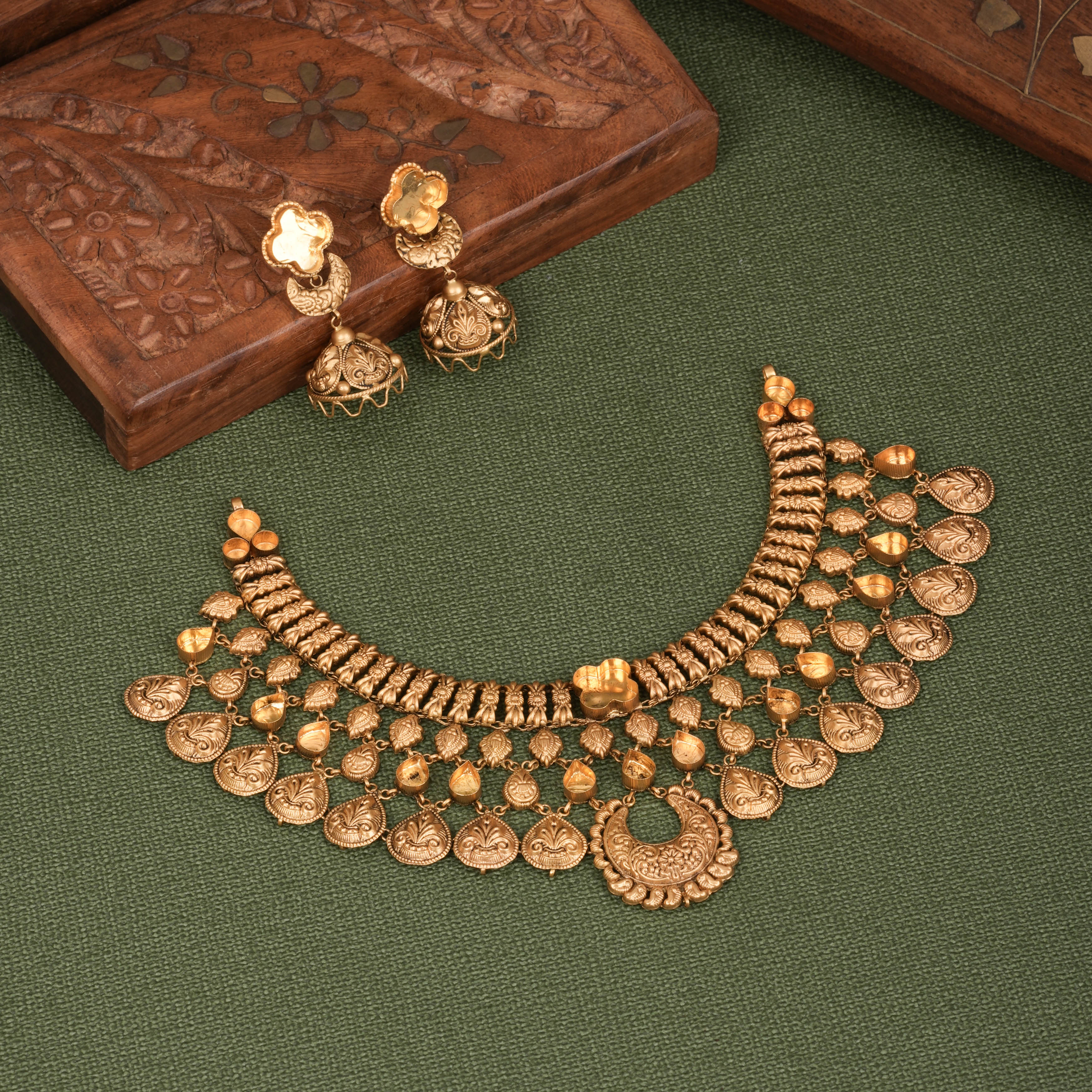 Antique Choker Set 1